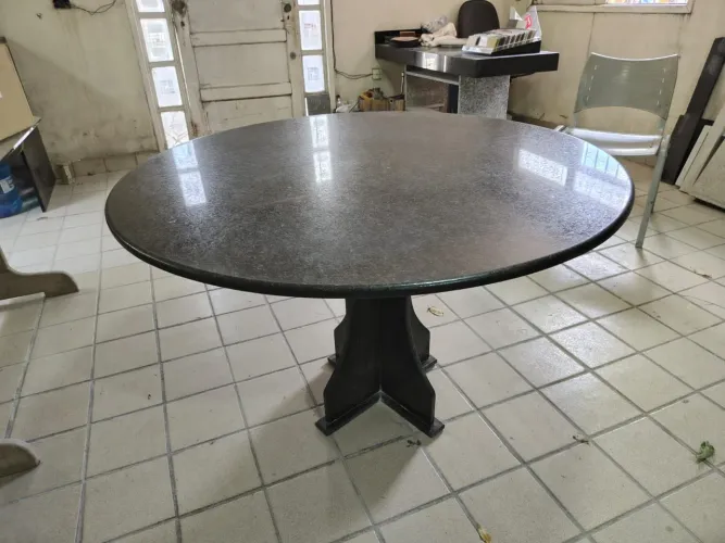 Mesa em granito preto 