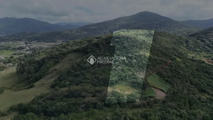 Área com 38.621,14 m² de Natureza Intocada na Encantada