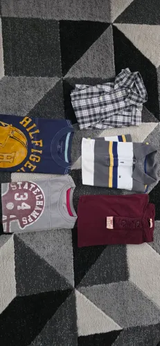 Lote 21 - camisas tommy 8 anos
