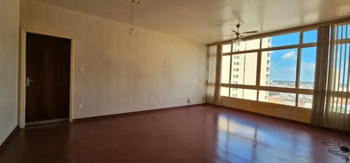 Apartamento para venda tem 136 metros quadrados com 3 quartos em Centro - Araraquara - São
