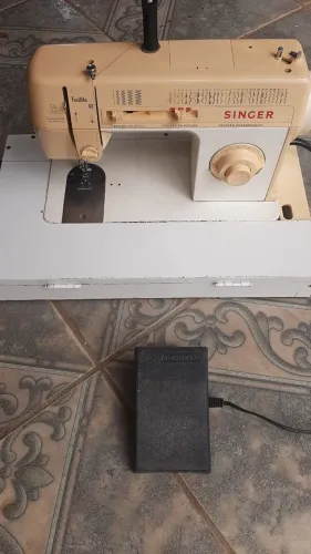 Máquina de costura singer facilita 43