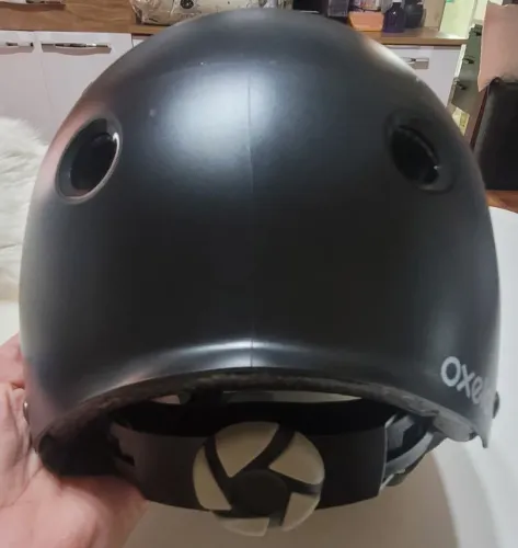 Capacete Oxelo tamanho 50 a 54 regulável 