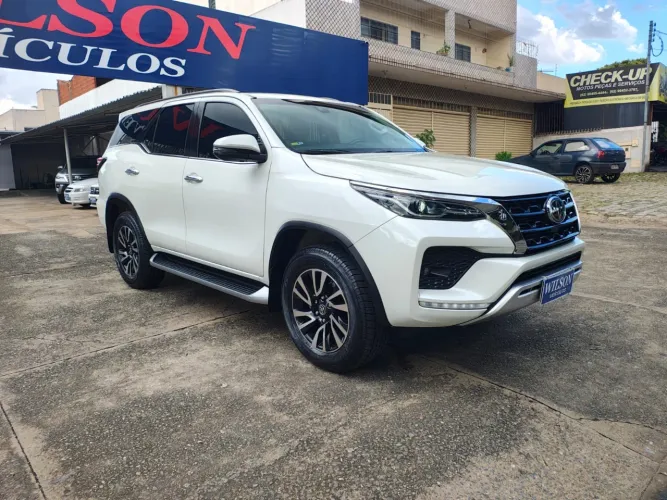 Toyota Hilux SW4 SRX 4X4 2.8 TDI 16V Dies. Aut. 2021