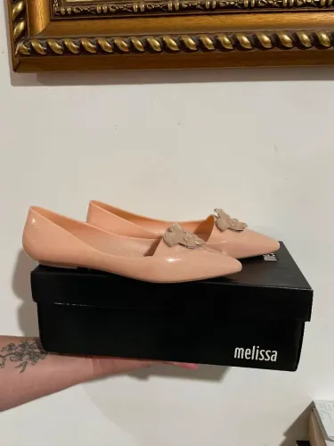 Melissa pointy stone
