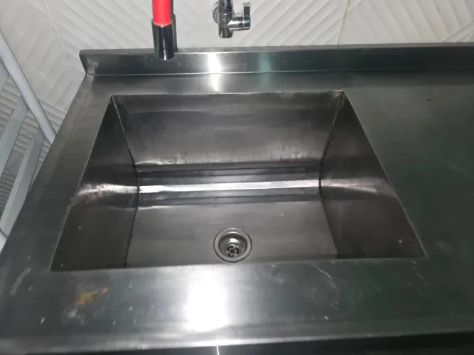 1 Bancada mas Mesa Pia por