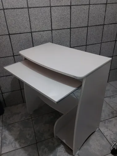 Mesa para computador/escrivaninha com suporte - Branca