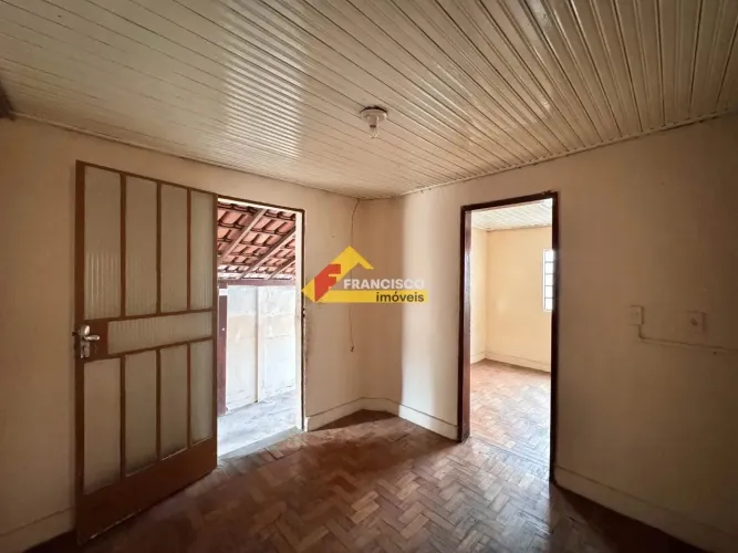 Casa para aluguel, 2 quartos, 1 vaga, Afonso Pena - Divinópolis/MG