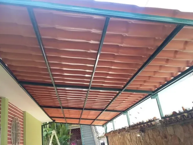 Cobertura de metal e telhado PVC estilo colonial