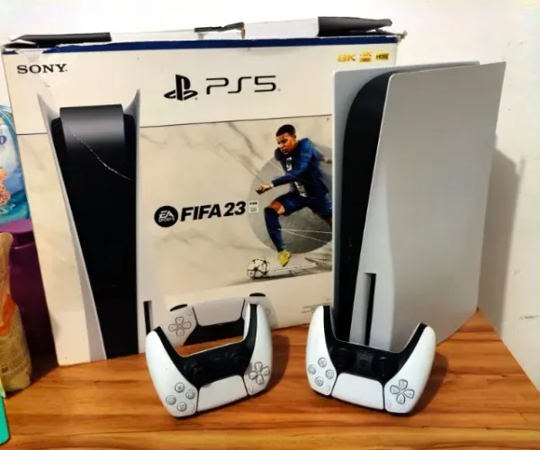 Ps5 C/ Caixa e Leitor de CD - Troco por PS4 + 2500