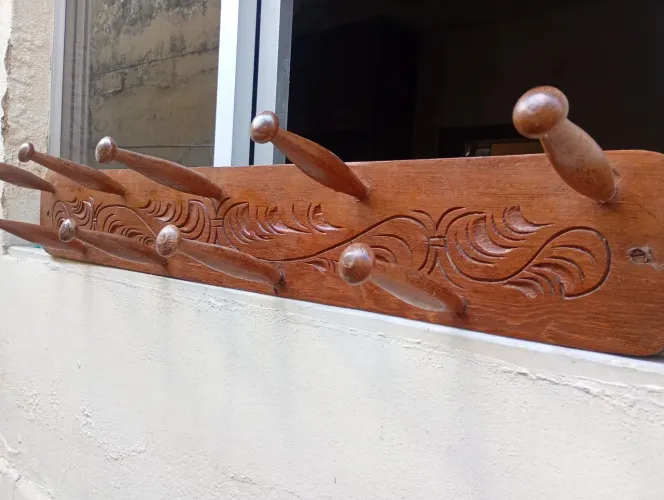 Cabideiro organizador madeira maciça lei angelim pedra c 9 pinos talhado a mão artezanal
