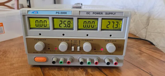 Fonte de bancada hikari ps-5000