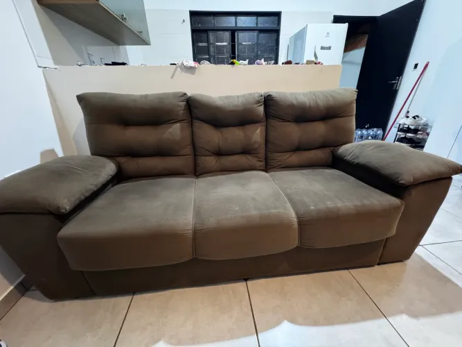 Sofá 3 lugares Marrom 