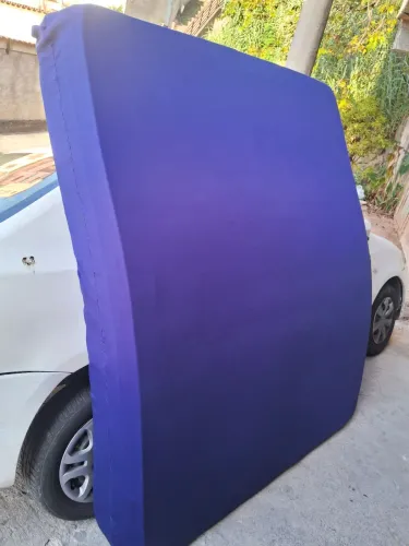 Vendo colchão de casal queem medida 1.98 por 1.58 Vendo por 100 reais entrego