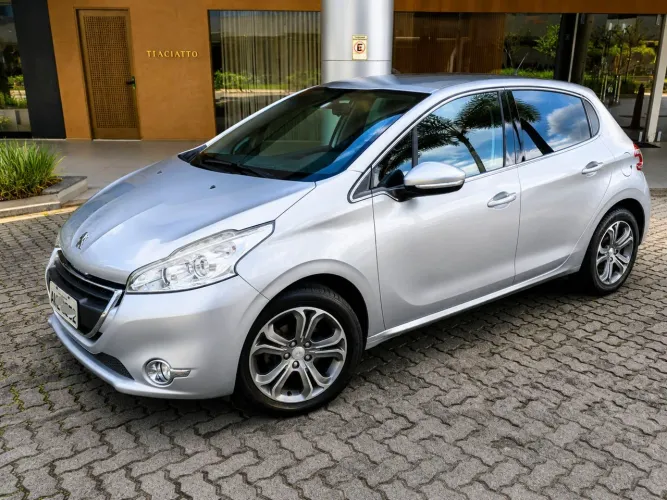 Peugeot 208 Griffe 1.6 Flex 16V 5P Aut. 2015