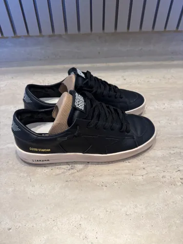 Tênis Golden Goose