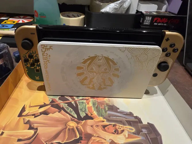 Nintendo Switch Edição Especial Zelda Tears of the Kingdom
