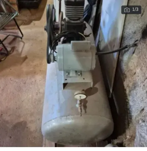 vendo um compressor de ar 200 pés com uma bomba de lava jato trifásico os dois juntos
