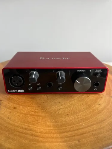 Interface Focusrite Scarlett 3ª geração 
