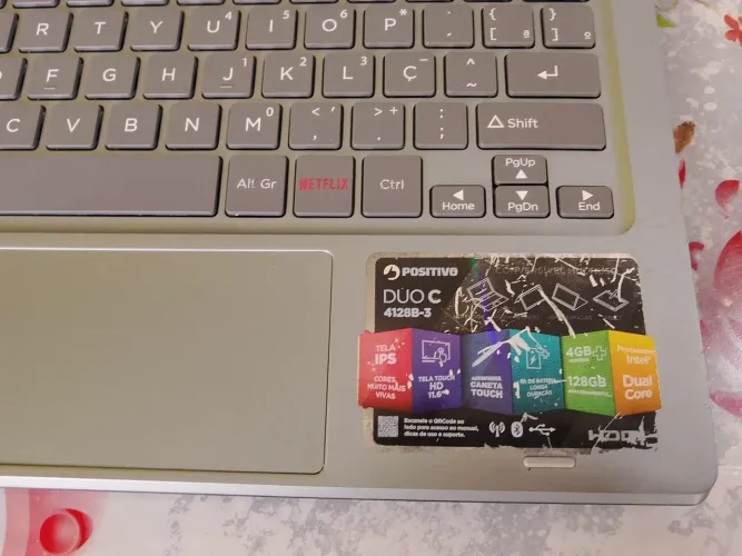 Vendo notebook para estudos.
