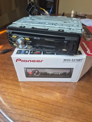 Som automotivo pioneer pouco tempo de uso