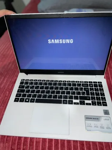 Notebook Samsung book E30