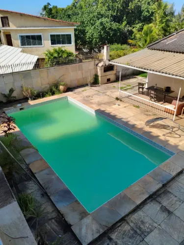 Ótima casa com seis quartos e piscina grande, próximo a Lagoa de Araruama.