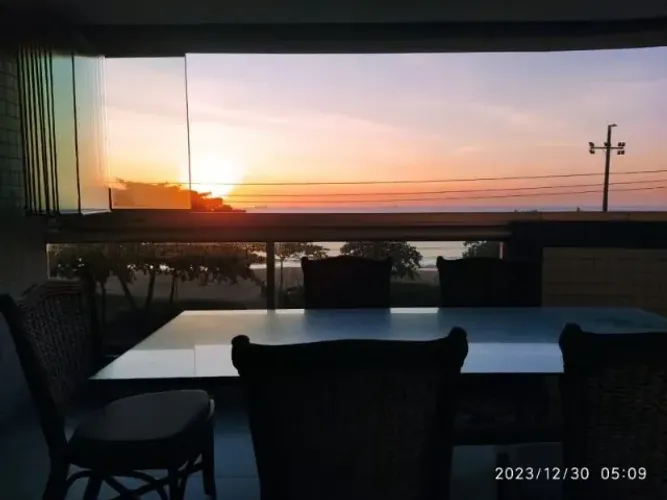 Alugo Suite de frente para o Mar da Praia de Itaparica. Somente para Meninas.