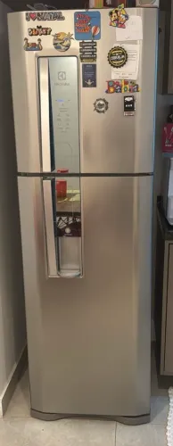 Geladeira Eletrolux com dispenser