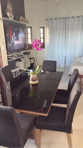 Mesa com 5 cadeiras