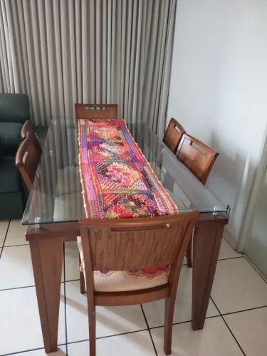 Mesa de 6 cadeiras