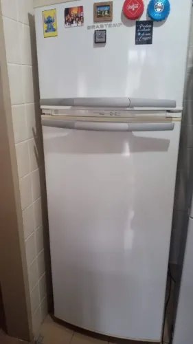 VENDO GELADEIRA FUNCIONANDO BRASTEMP 110W