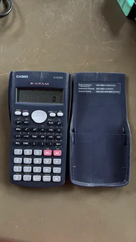 Calculadora CASIO fx-82MS