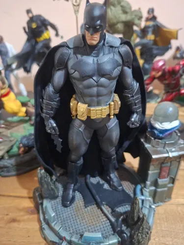 BATMAN UNLEASHED Iron Studios