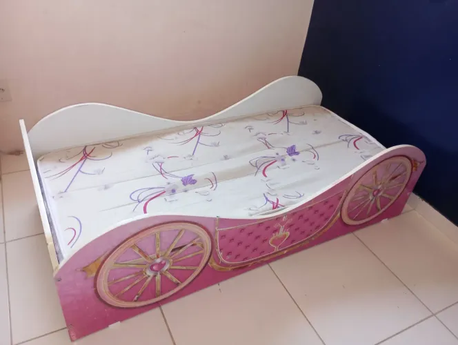 Vendo cama infantil completa com colchão ortobom