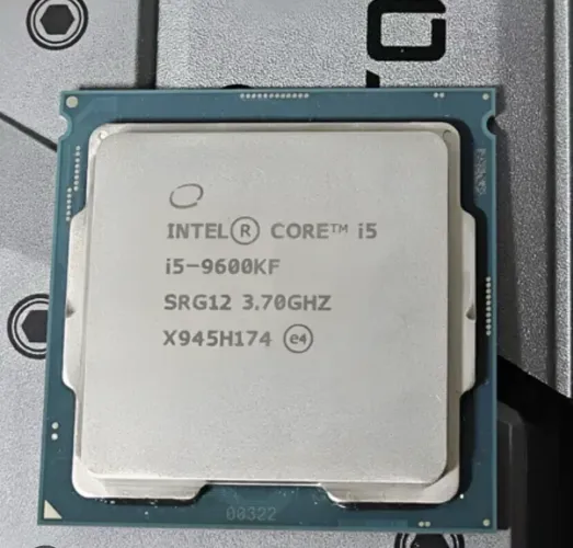 I5 9600KF + B360 AORUS GAMING 3 + 16GB RAM + WATER COOLER CORSAIR