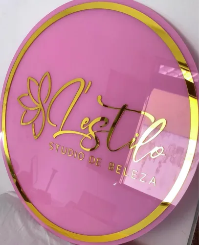 Logo em acrílico