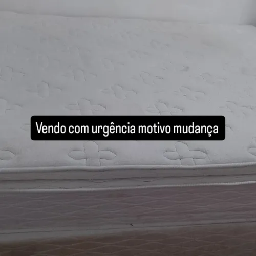 Título: ? Cama Queen Size Completa (Box + Colchão) - Motivo Mudança
