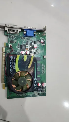 Placa de Vídeo GeForce 9400GT.