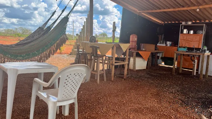 Vendo sítio 2 hectares BR 365, km 26 entrada do Canto de Engenho 