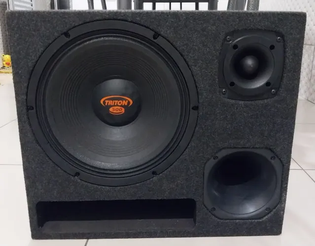 Caixa trio Triton