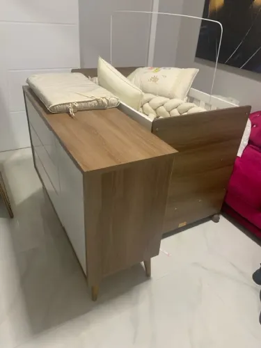 Berço e cômoda novo