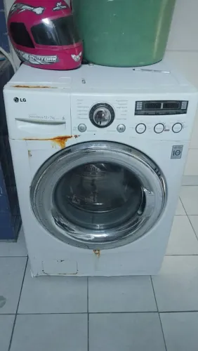 Máquina Lg Para retirada de peças funcionando