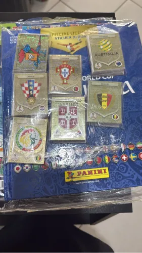 Álbum da copa 2018 com todas figurinhas pra colar