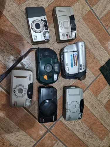 Lote de câmeras fotográficas antigas no estado