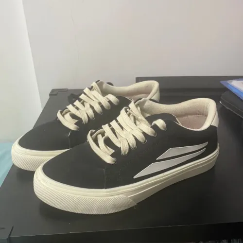 Redley ID preto e branco 