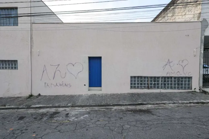 Sala comercial na Rua Luís Araújo Faria, 273 120 m²
