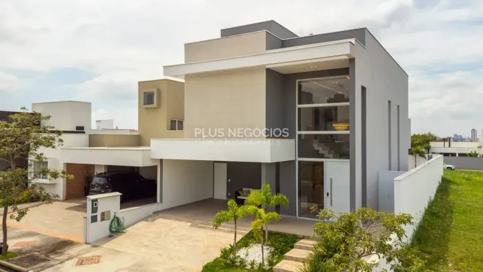Encontre o lar dos seus sonhos! Luxuosa casa no prestigiado Condomínio Monte Carlo por R$