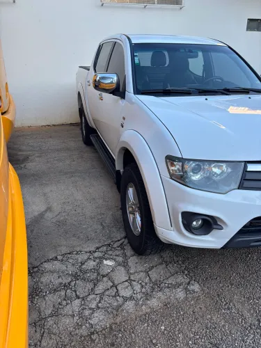 Mitsubishi L200 Triton HPE 3.2 CD TB Int.diesel AUT 2015