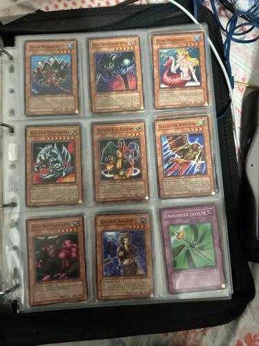 coleção de cartas yu-gi-oh anos 2000 versão norte-americana