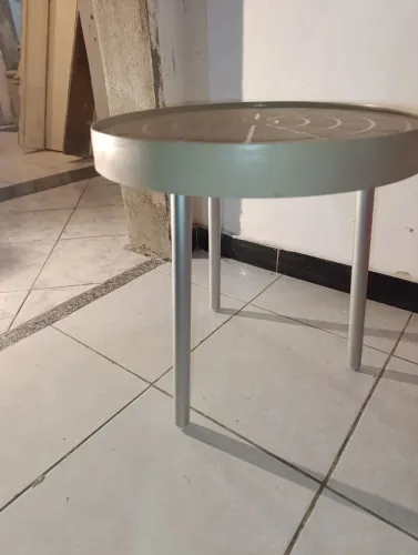 Mesinha de canto redonda